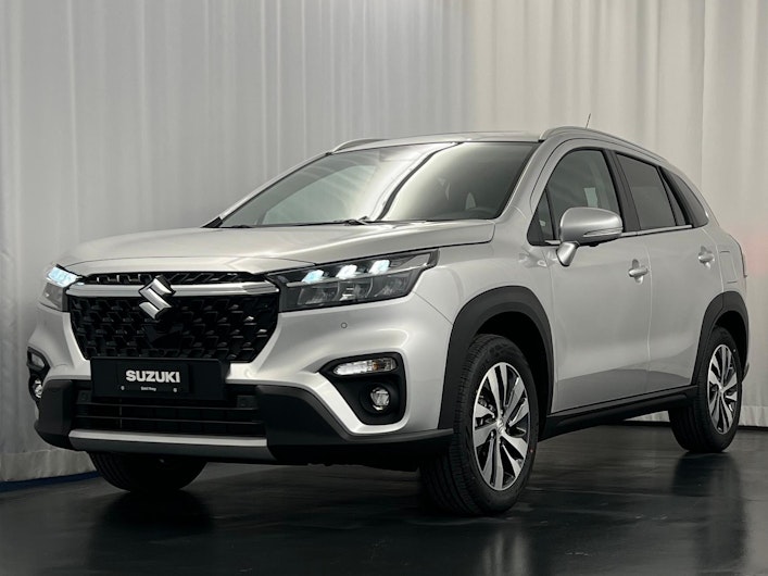 Vehicle image SUZUKI S-CROSS