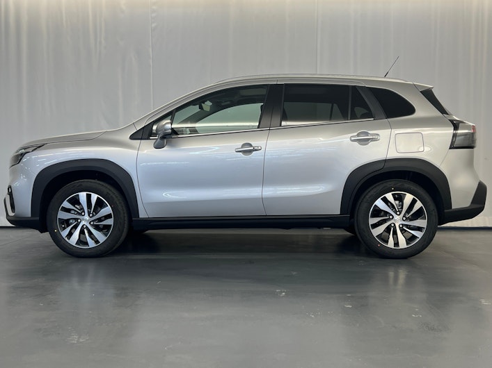 Vehicle image SUZUKI S-CROSS