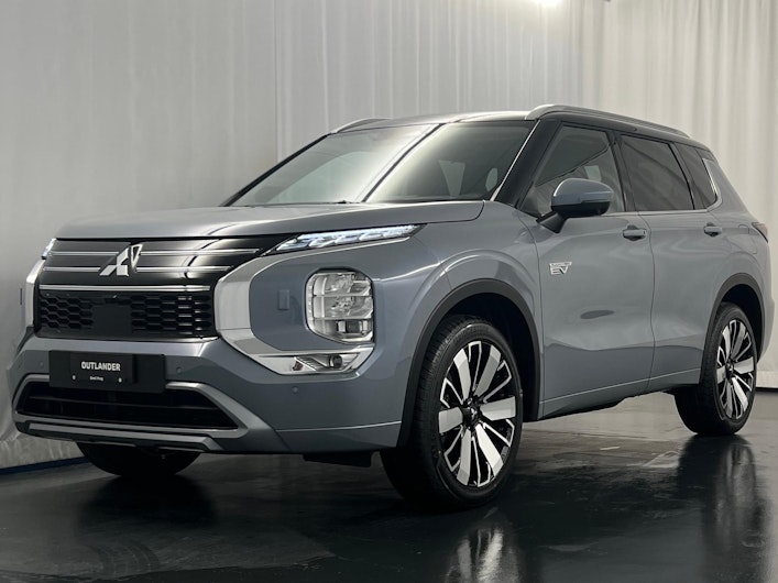 Vehicle image MITSUBISHI OUTLANDER
