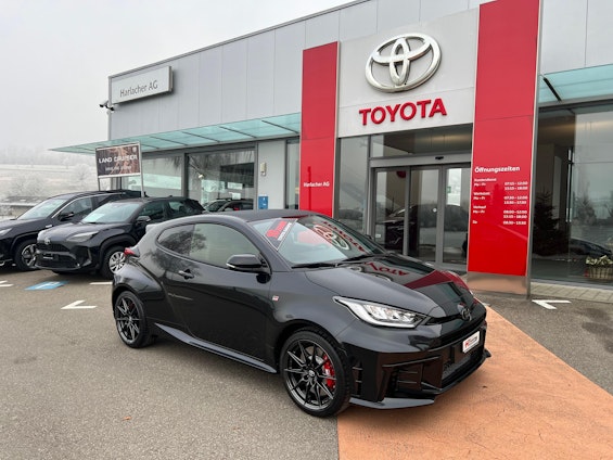 First vehicle image