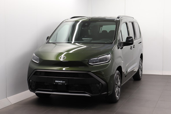 First vehicle image