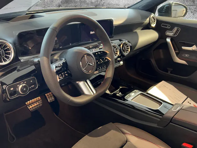 Mercedes-Benz A 250 AMG Line 4m