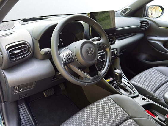 Vehicle image 4 Vehicle image 4