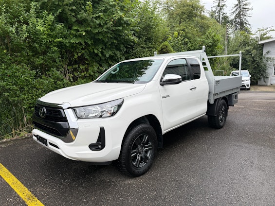 First vehicle image