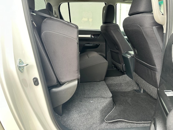 Vehicle image 25