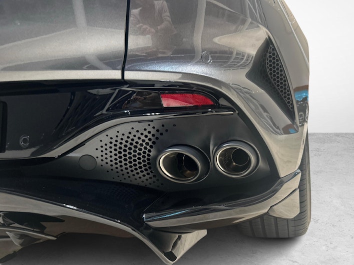 Vehicle image ASTON MARTIN DBX