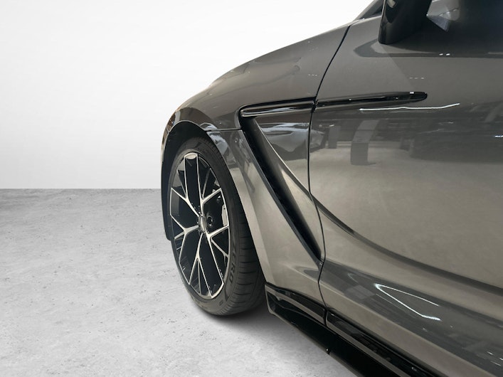 Vehicle image ASTON MARTIN DBX