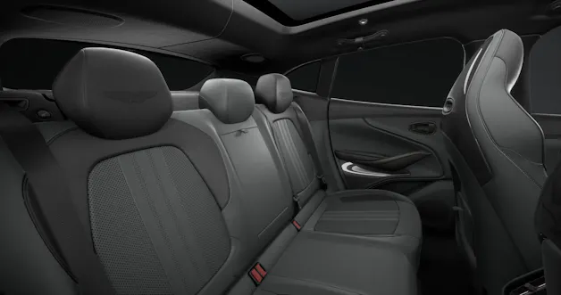Aston Martin DBX 707 4.0 V8 Bi-Turbo