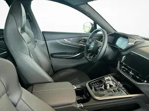 Aston Martin DBX 707 4.0 V8 Bi-Turbo