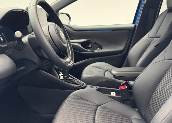 Vehicle image 3 Vehicle image 3