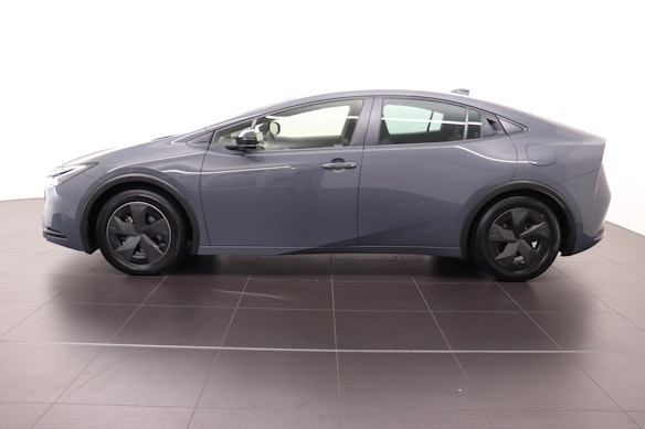 TOYOTA Prius 2.0 Plug-In-Hybrid Trend 3