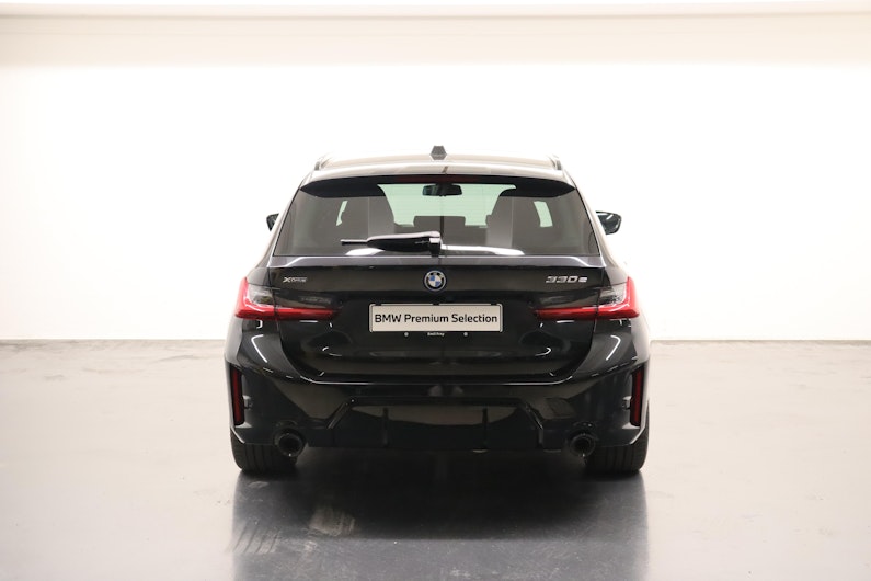 Vehicle image BMW 3 SERIES