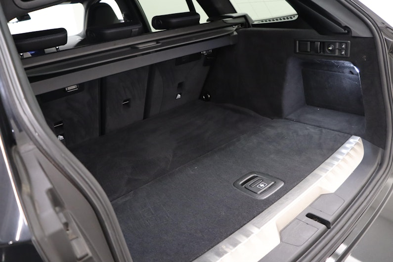 Vehicle image BMW 3 SERIES