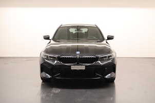 Vehicle image BMW 330e xDrive Touring