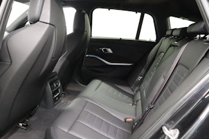 Vehicle image BMW 330e xDrive Touring