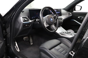 Vehicle image BMW 330e xDrive Touring