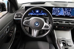Vehicle image BMW 330e xDrive Touring