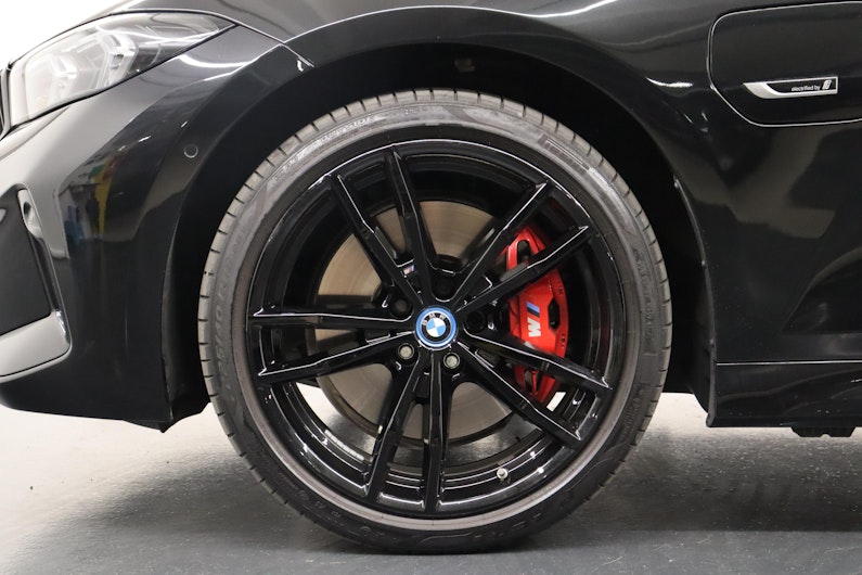 Vehicle image BMW 3 SERIES