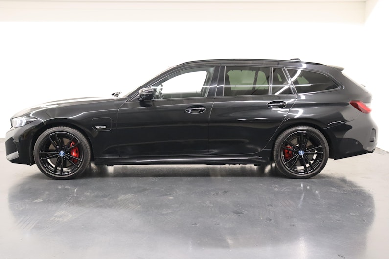 Vehicle image BMW 3 SERIES