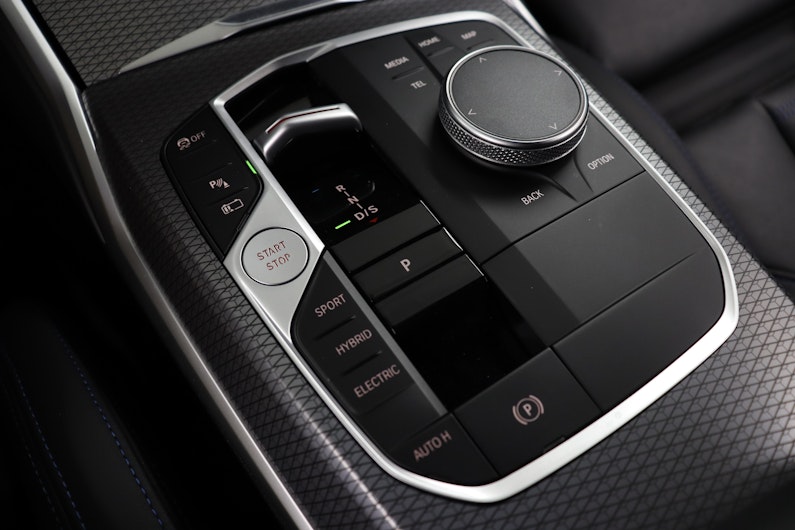 Vehicle image BMW 3 SERIES