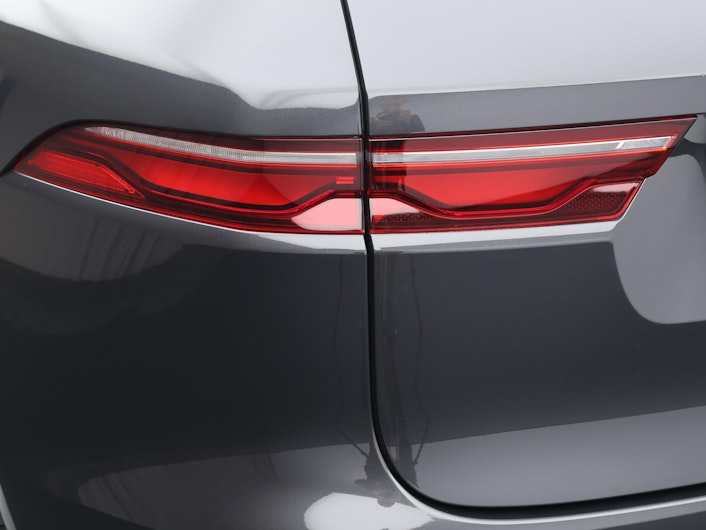 Vehicle image JAGUAR F-PACE