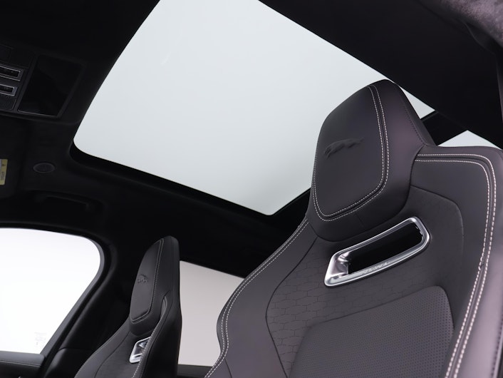 Vehicle image JAGUAR F-PACE