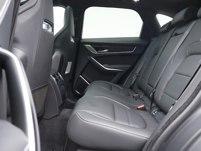 Vehicle image JAGUAR F-PACE