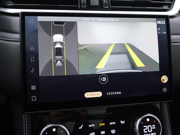 Vehicle image JAGUAR F-PACE