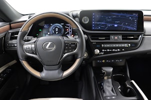 Vehicle image LEXUS ES 300h Excellence
