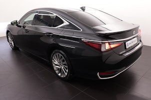 Vehicle image LEXUS ES 300h Excellence