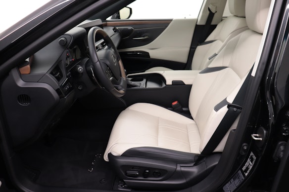 LEXUS ES 300h Excellence 2