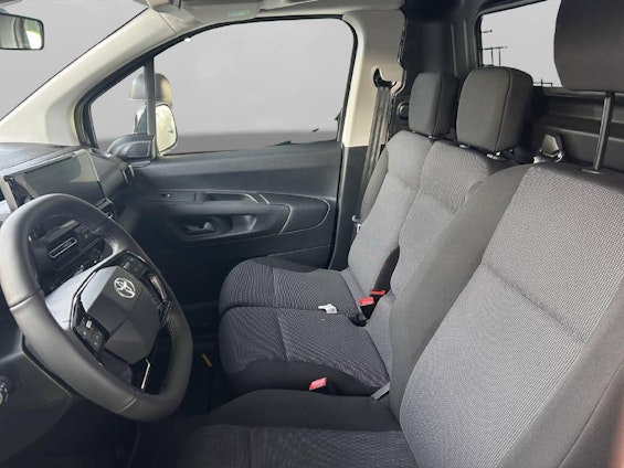 Vehicle image 7 Vehicle image 7