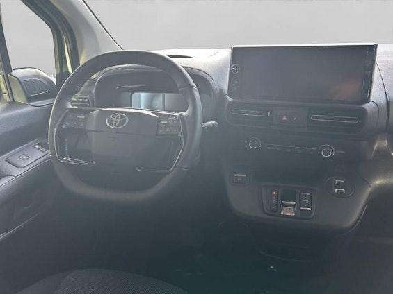 Vehicle image 3 Vehicle image 3