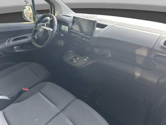 Vehicle image 8 Vehicle image 8