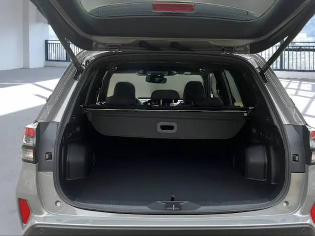 Subaru Forester Station 2.0i e-Boxer Swiss Plus