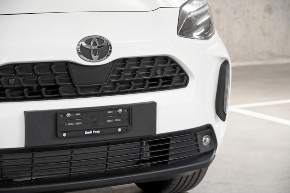 Vehicle image 11