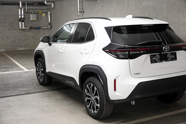 Vehicle image 12