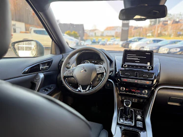 MITSUBISHI ECLIPSE CROSS 5