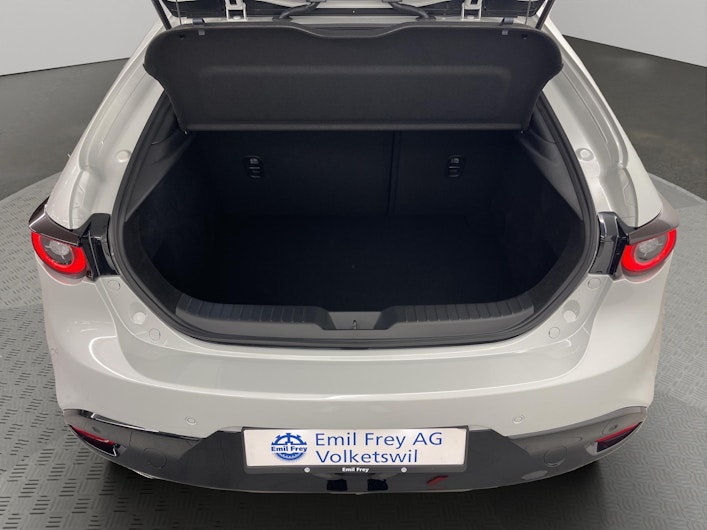 Vehicle image MAZDA 3