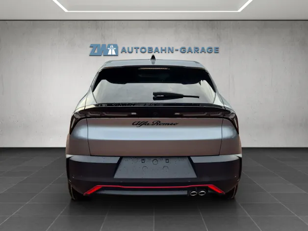 Alfa Romeo Junior 1.2 Ibrida Speciale