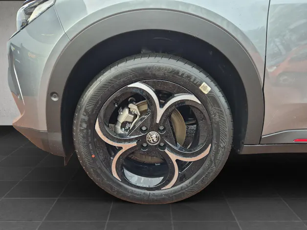 Alfa Romeo Junior 1.2 Ibrida Speciale