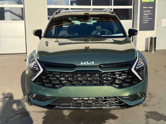First vehicle image