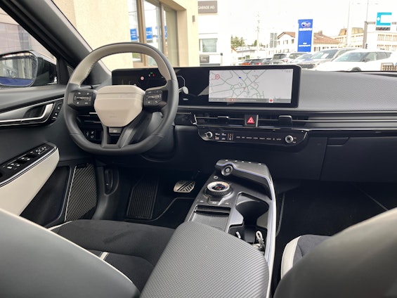 Vehicle image 26 Vehicle image 26