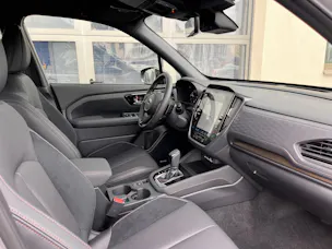 Subaru Forester Station 2.0i e-Boxer Luxury