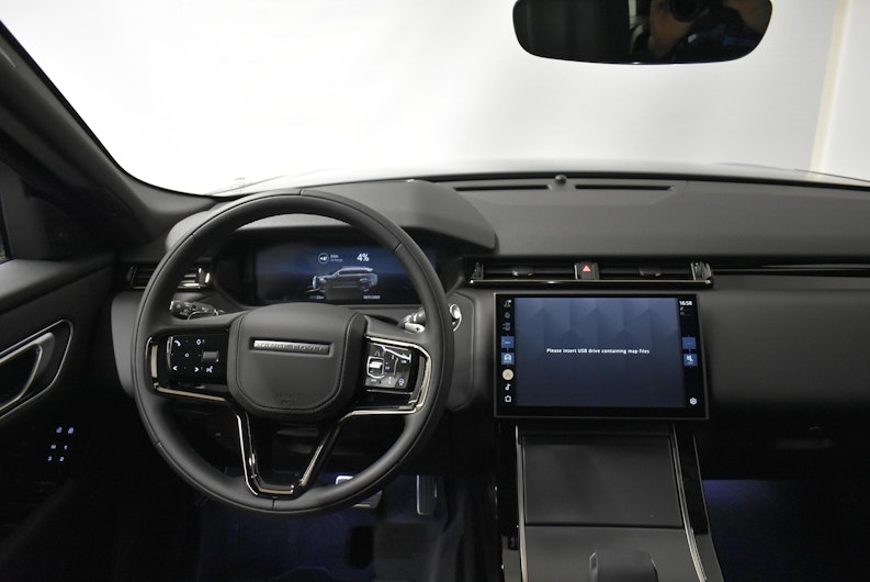 Vehicle image LAND ROVER RANGE ROVER VELAR