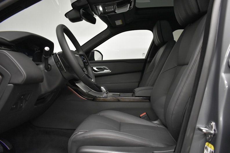 Vehicle image LAND ROVER RANGE ROVER VELAR