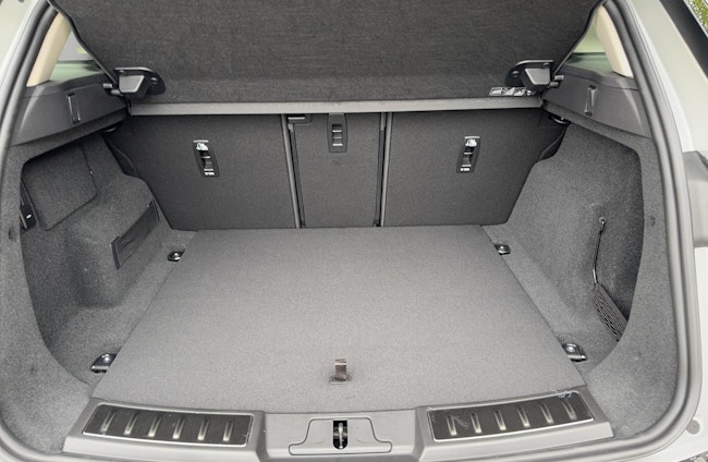 Vehicle image 16 Vehicle image 16