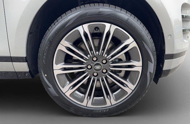 Vehicle image 17 Vehicle image 17