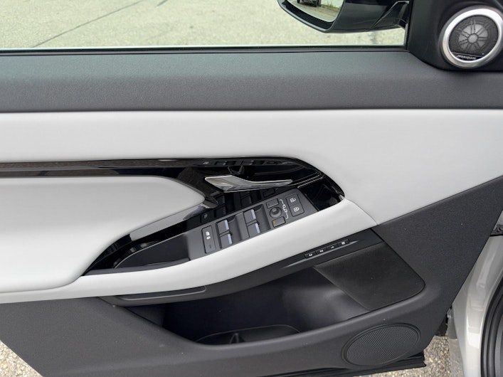 Vehicle image LAND ROVER RANGE ROVER EVOQUE