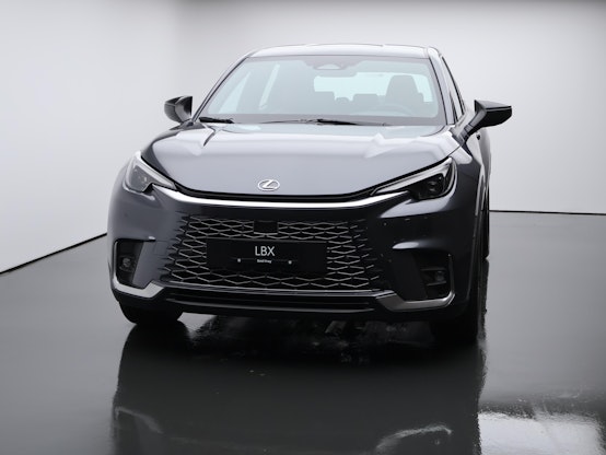 First vehicle image